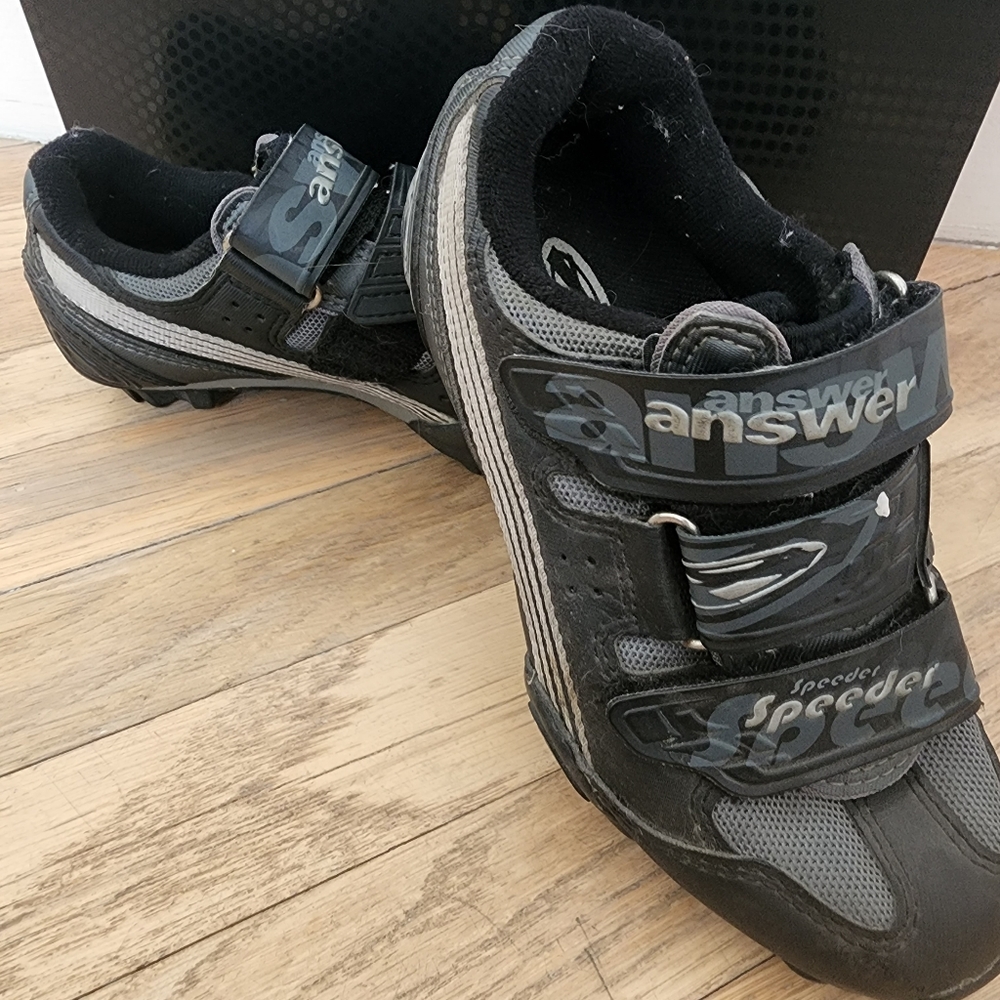 Kids click in cycling shoes